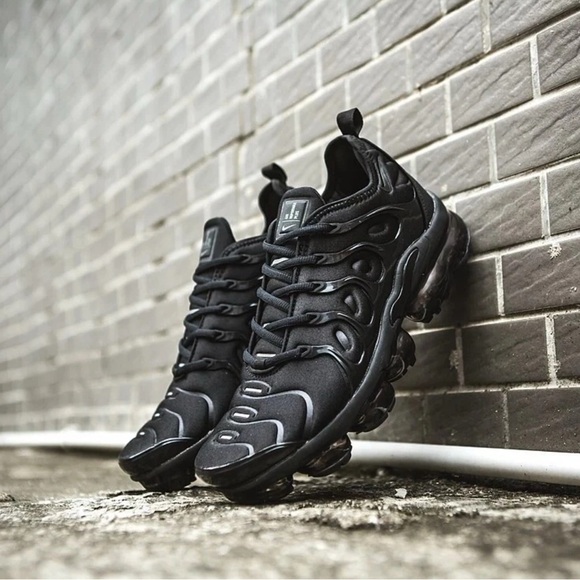 Nike VaporMax plus for men’s comfortable sneaker athletic main image 5